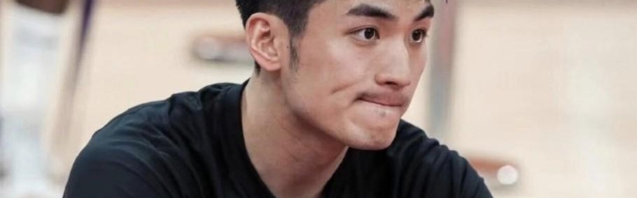 华体会app下载-记者：于德豪训练中扭伤膝盖，将缺席今晚对阵广东的比赛