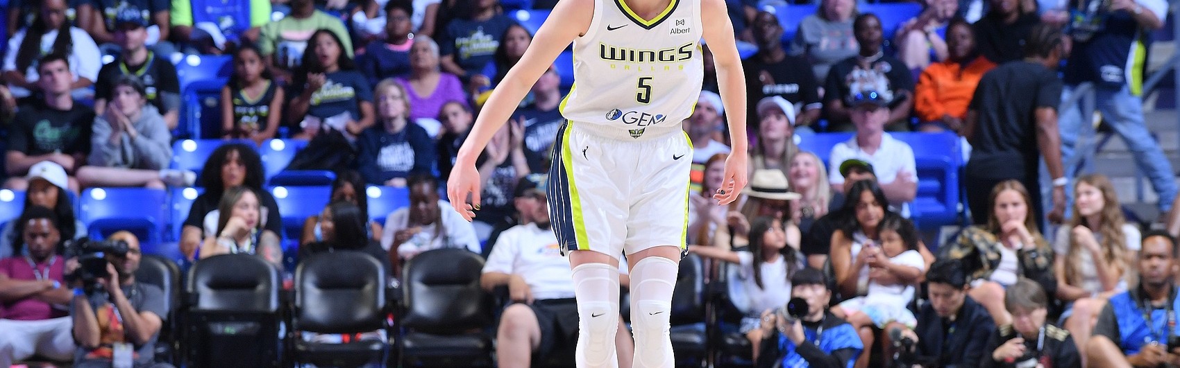 华体会app下载-状元佩奇新秀赛季表现：场均19.1分5.3助 爆砍44分WNBA本赛季最高